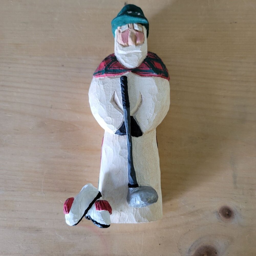 Vintage 1997 Hand-Carved Wooden Scottish Golfer‎ Figurine By MacDonald Scotland